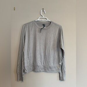 Vuori Women’s Long Sleeve size medium